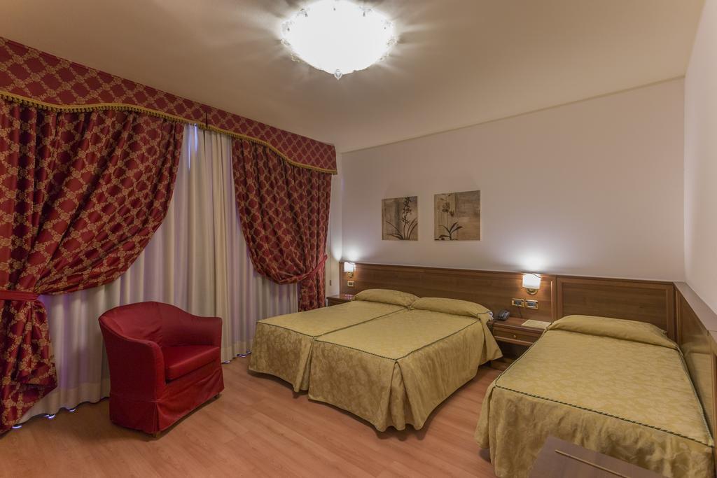 Hotel Doge Vicenza Habitación foto